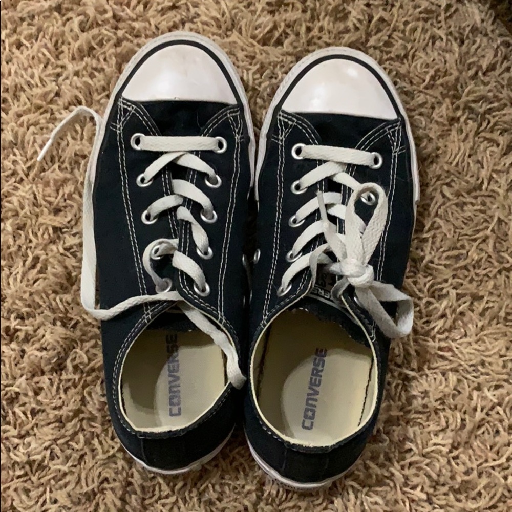 Low top black converse